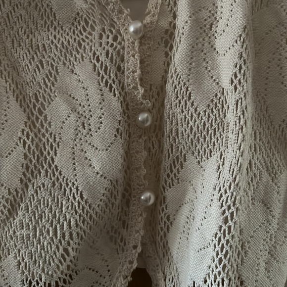 Woman’s off-White Vest SIZE L(16-18) - Picture 5 of 7